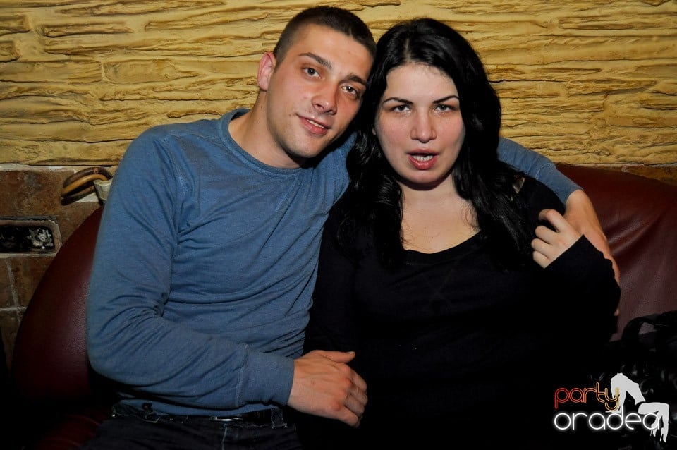 Vineri seara în Club Downtown,