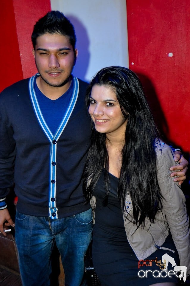 Vineri seara în Club Downtown,