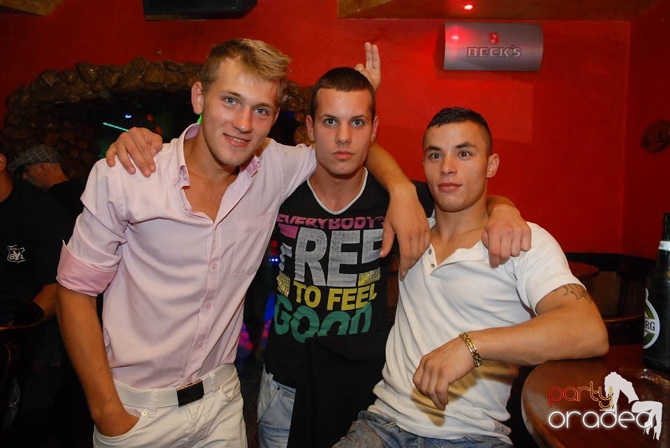 Vineri seara în Club Downtown,