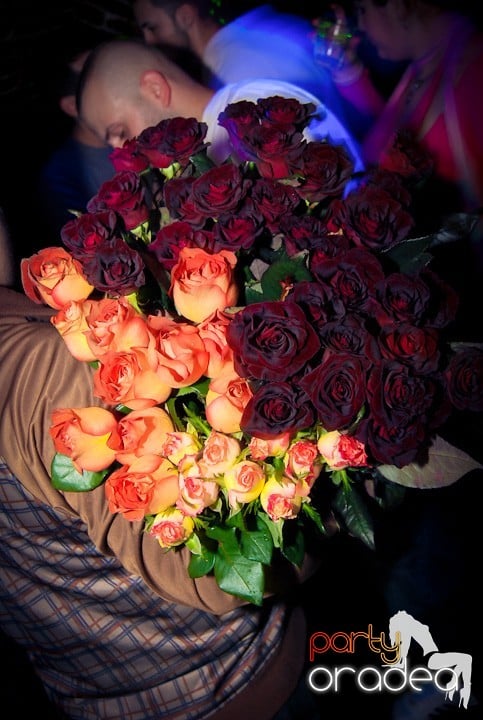 Vineri seara în Club Escape, 