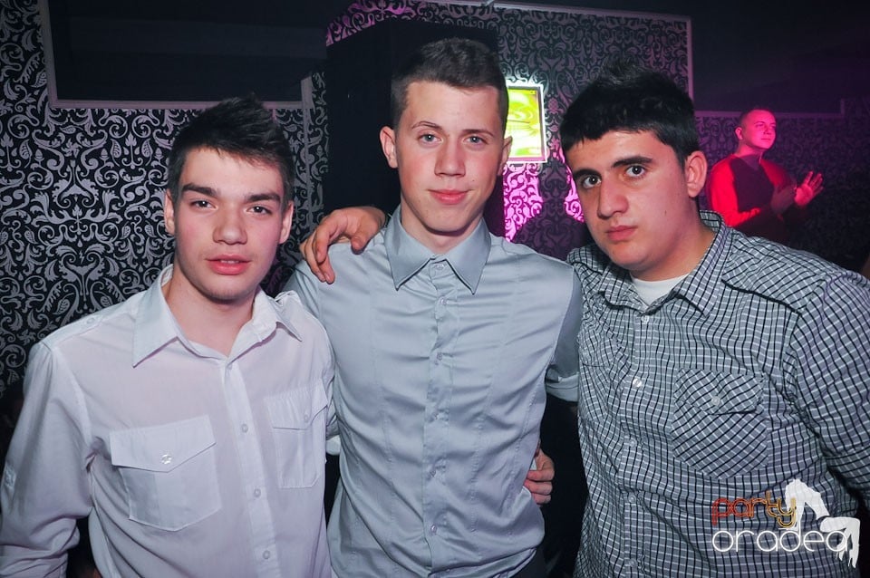 Vineri seara în Club Life,