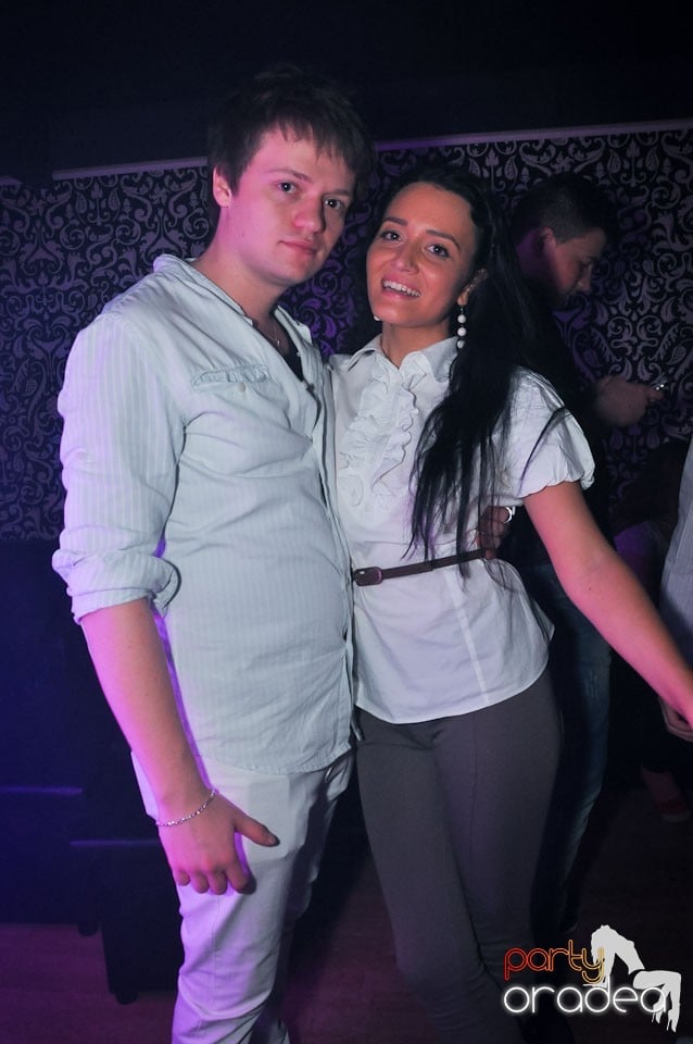 Vineri seara în Club Life,