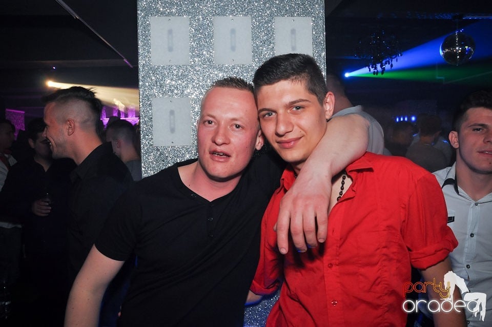 Vineri seara în Club Life,