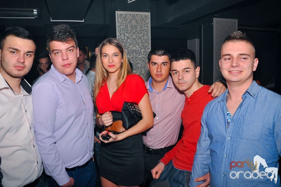 Vineri seara în Club Life,