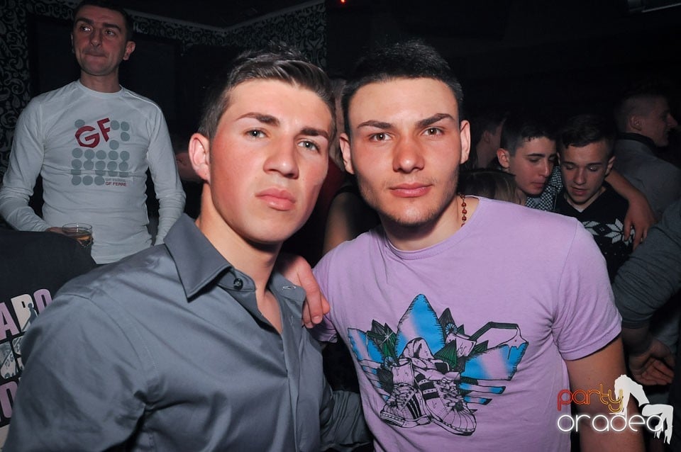 Vineri seara în Club Life,