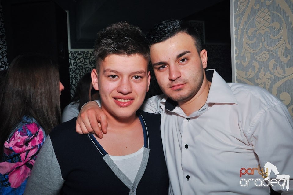 Vineri seara în Club Life,