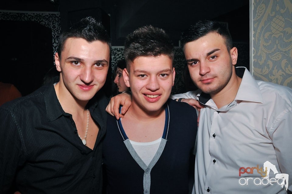 Vineri seara în Club Life,