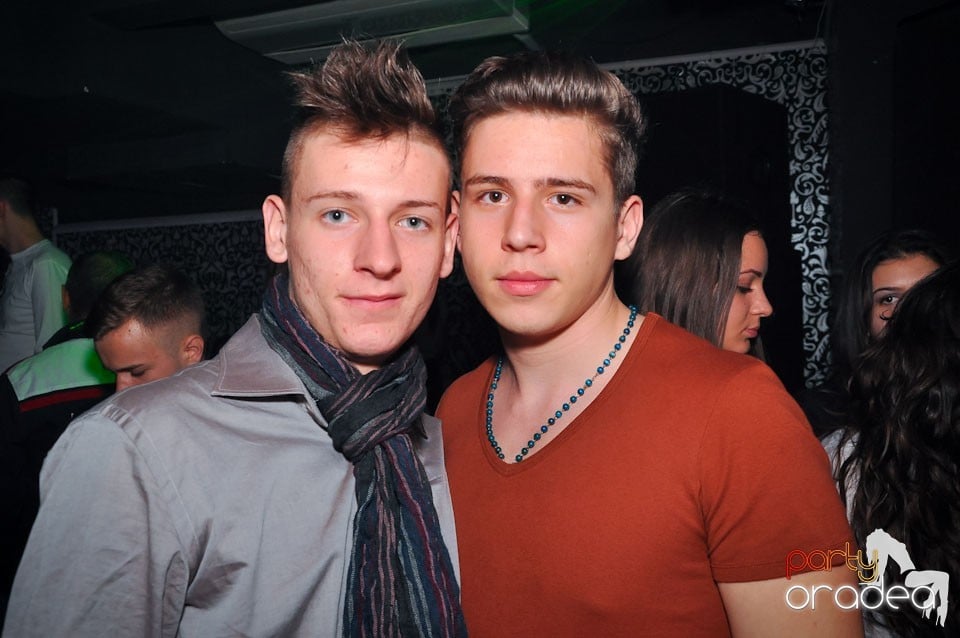 Vineri seara în Club Life,