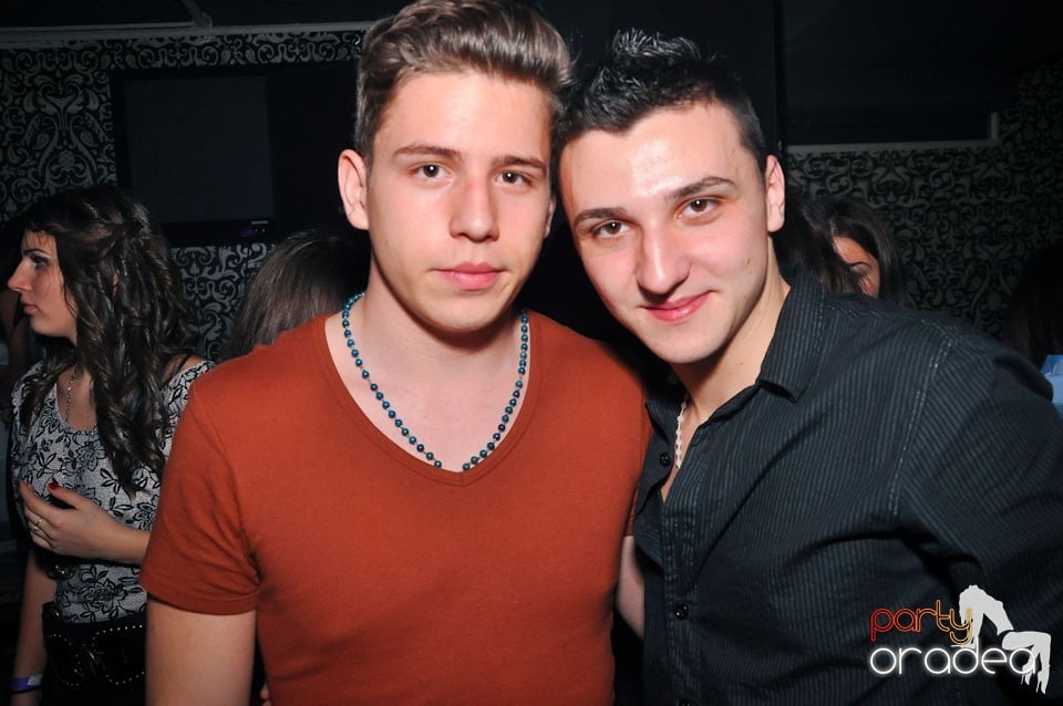 Vineri seara în Club Life,