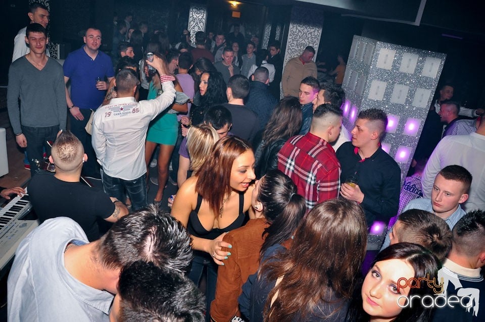 Vineri seara în Club Life,