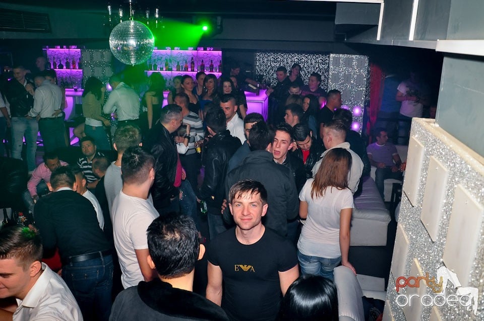 Vineri seara în Club Life,