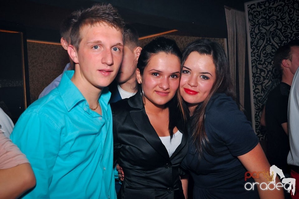 Vineri seara în Club Life,