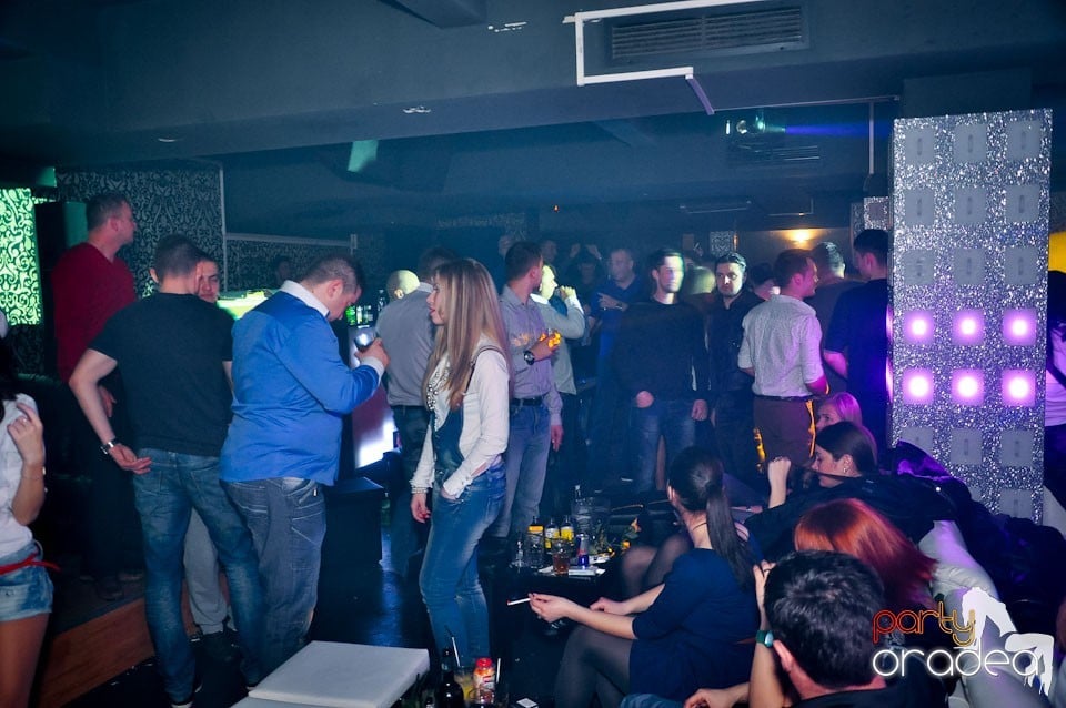 Vineri seara în Club Life,