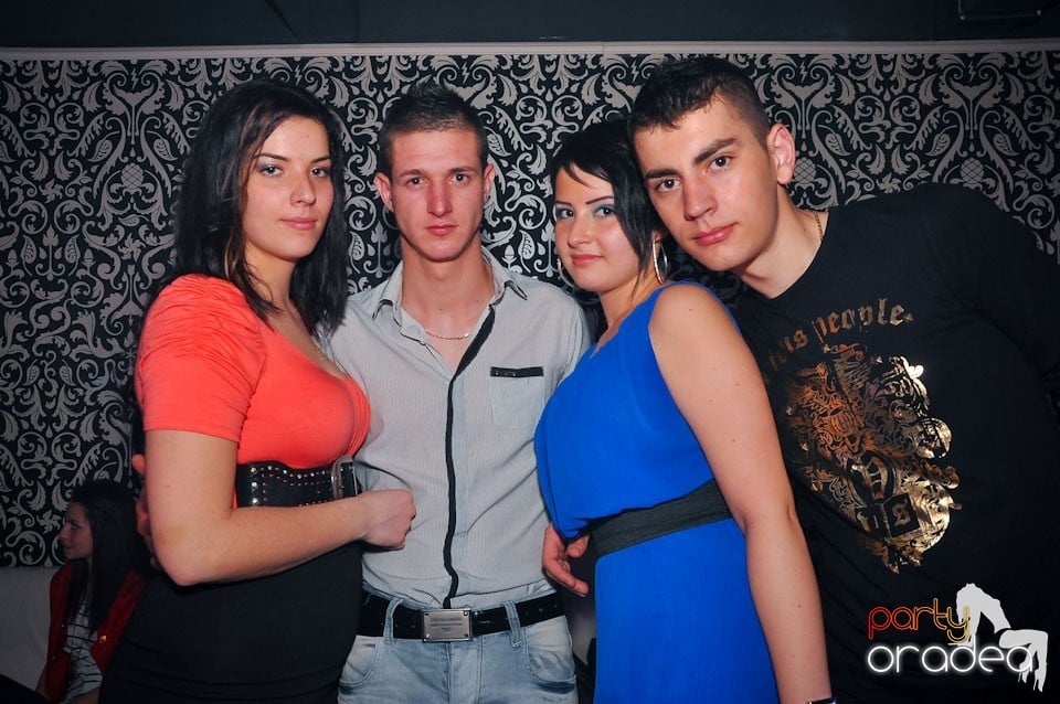 Vineri seara în Club Life,