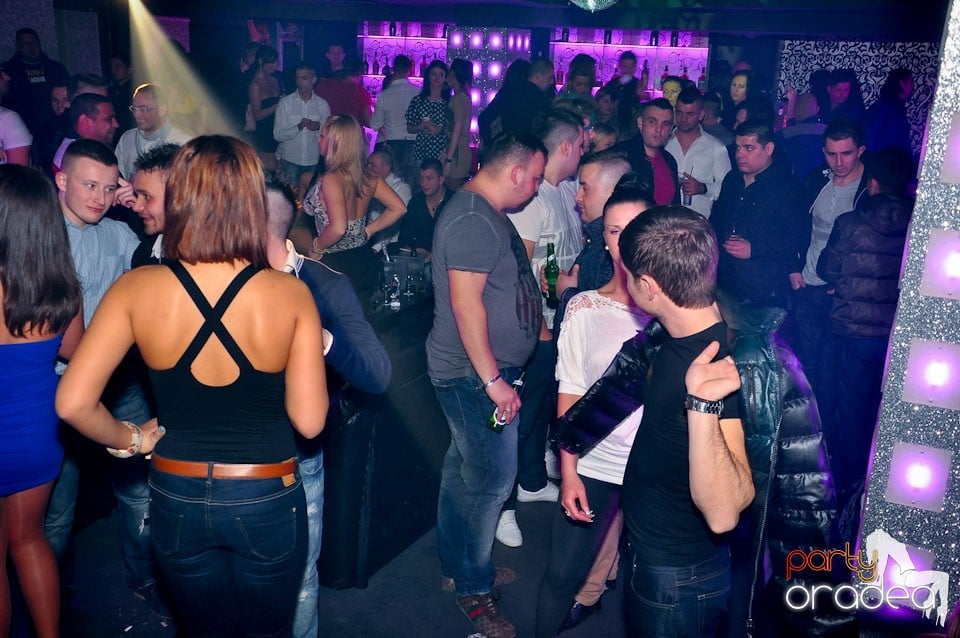 Vineri seara în Club Life,