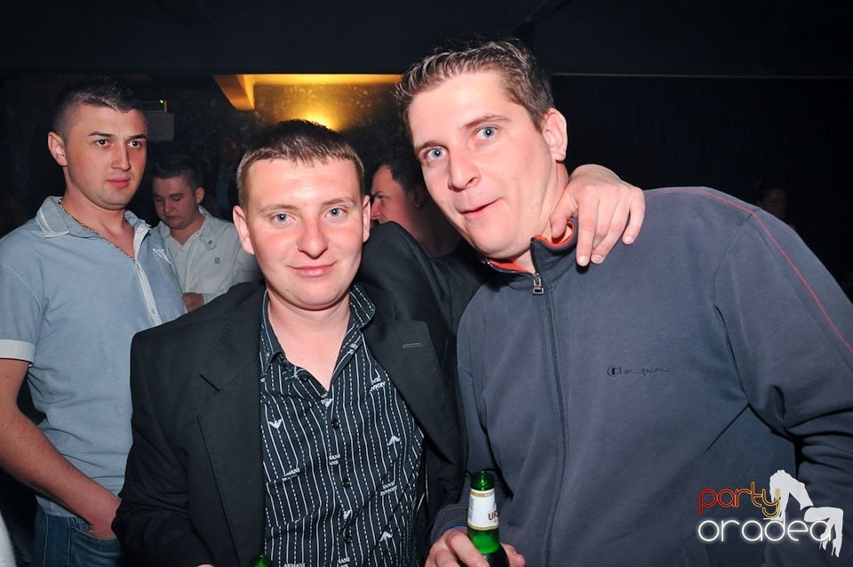 Vineri seara în Club Life,