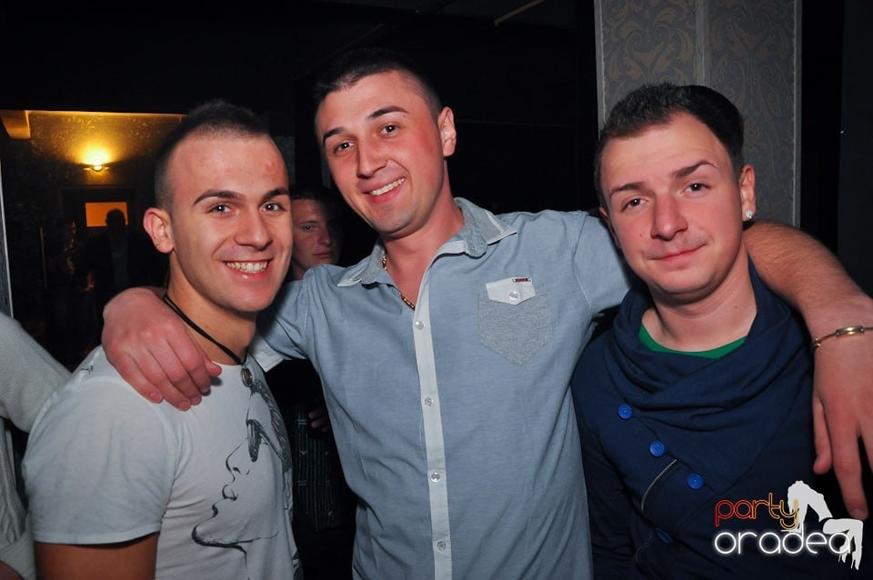 Vineri seara în Club Life,