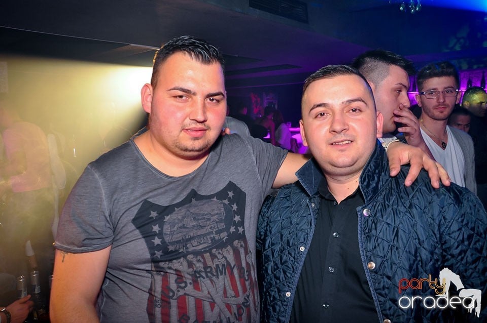 Vineri seara în Club Life,
