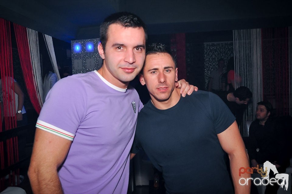Vineri seara în Club Life,