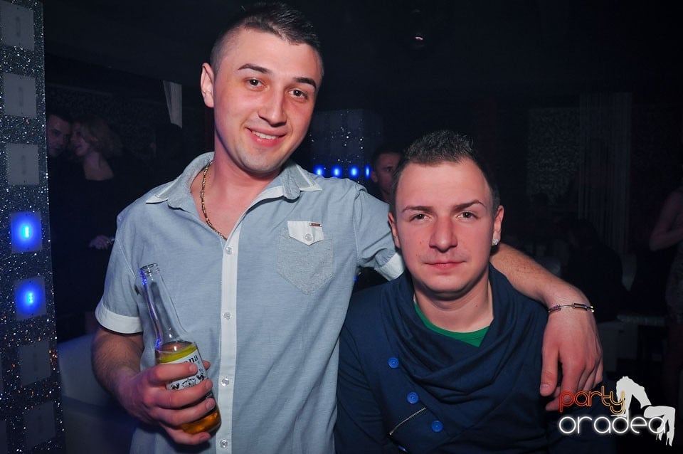Vineri seara în Club Life,