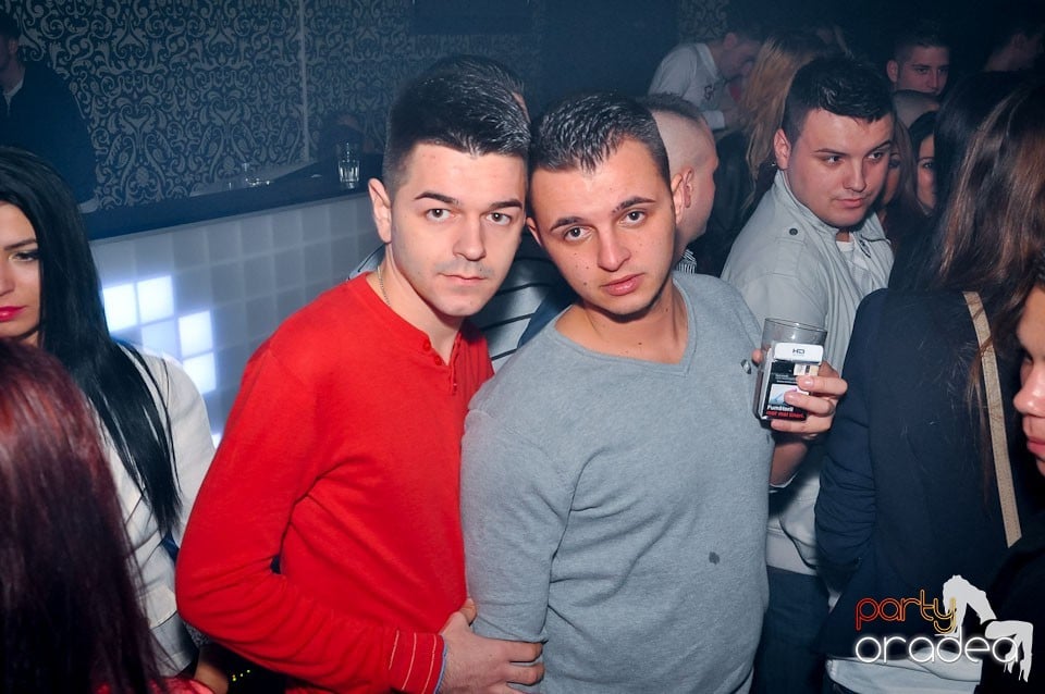 Vineri seara în Club Life,