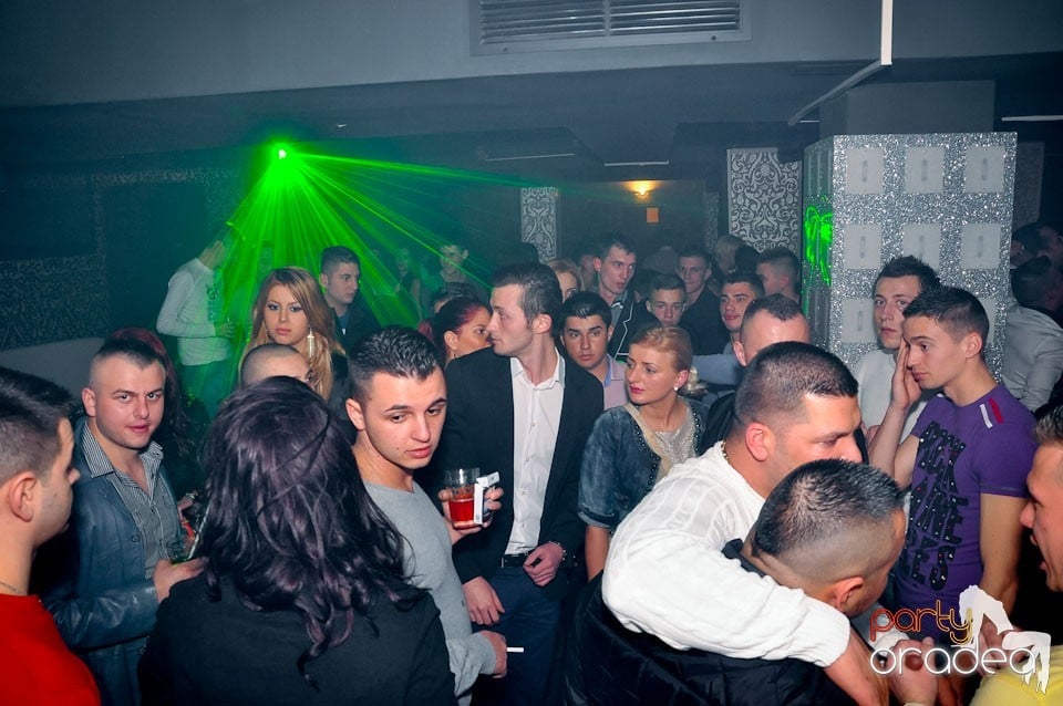 Vineri seara în Club Life,