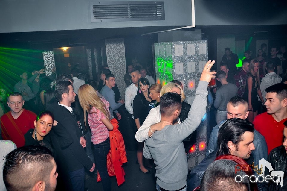 Vineri seara în Club Life,