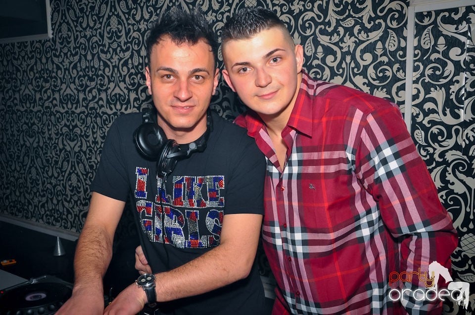 Vineri seara în Club Life,
