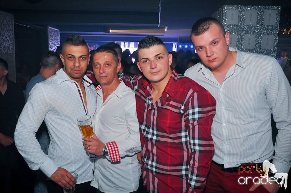 Vineri seara în Club Life,