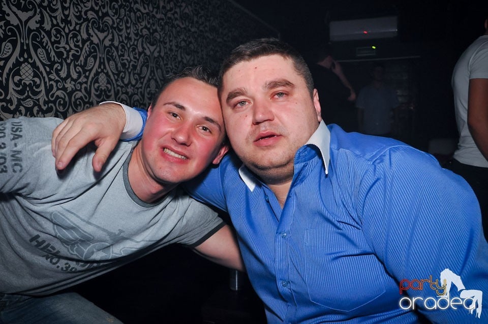 Vineri seara în Club Life,