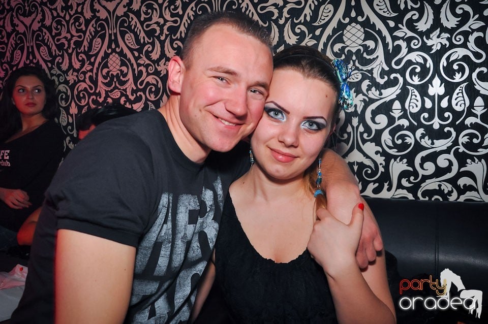 Vineri seara în Club Life,
