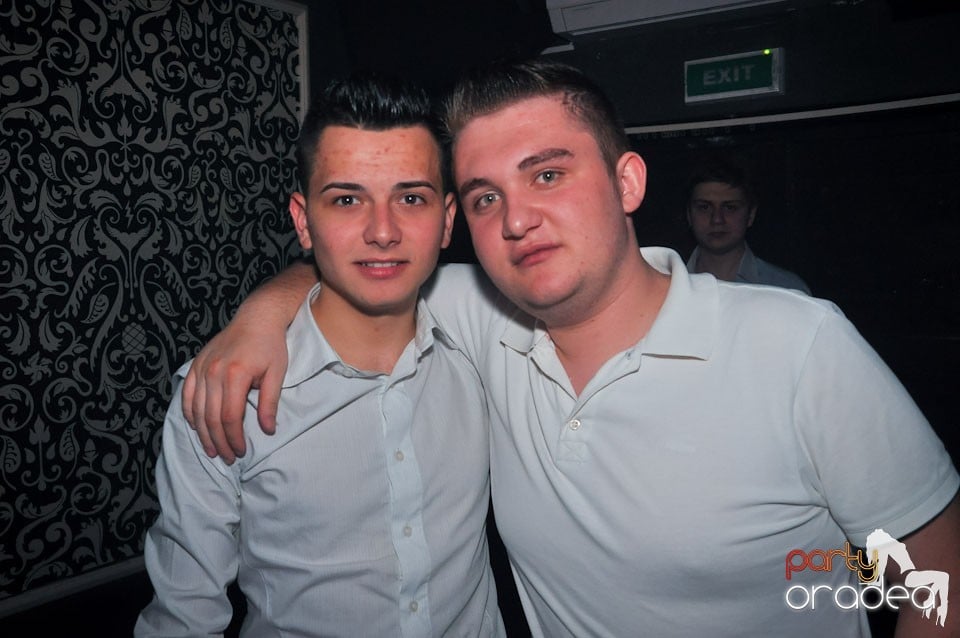 Vineri seara în Club Life,