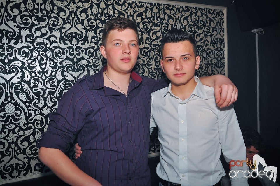 Vineri seara în Club Life,