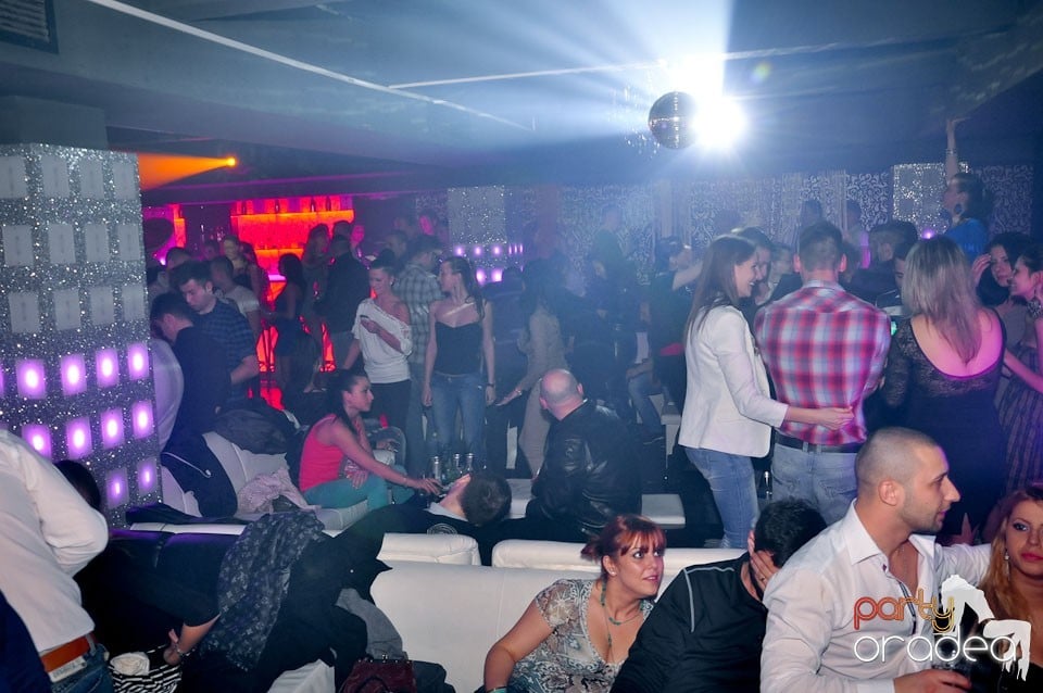 Vineri seara în Club Life,
