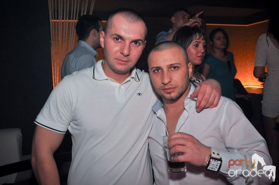 Vineri seara în Club Life,