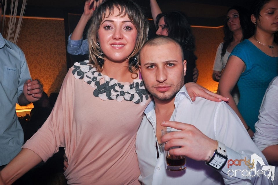 Vineri seara în Club Life, 