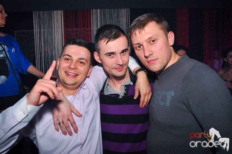 Vineri seara în Club Life,