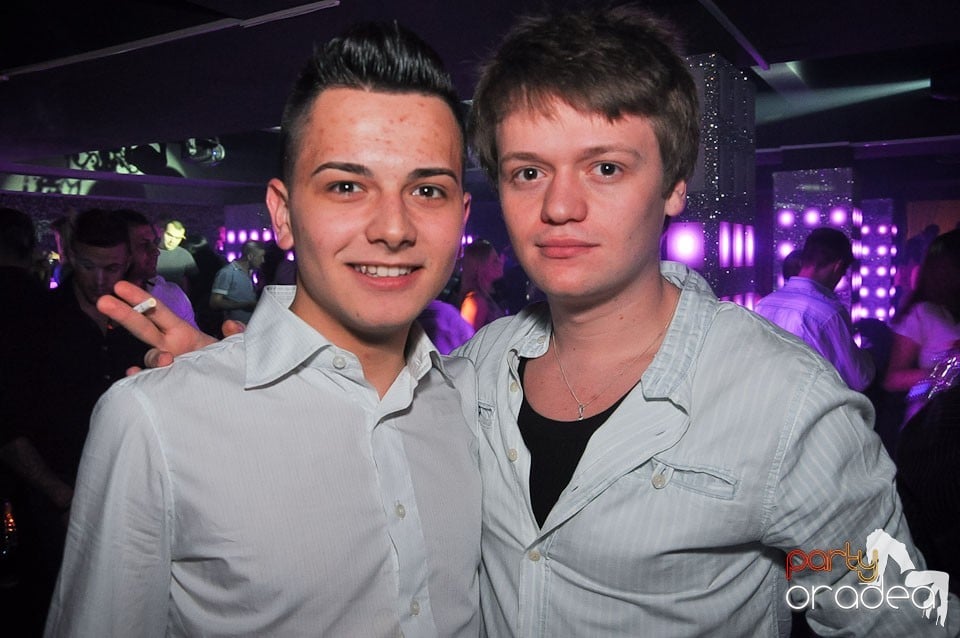 Vineri seara în Club Life,