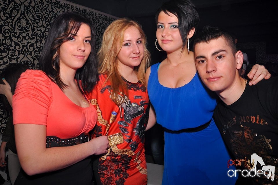 Vineri seara în Club Life,