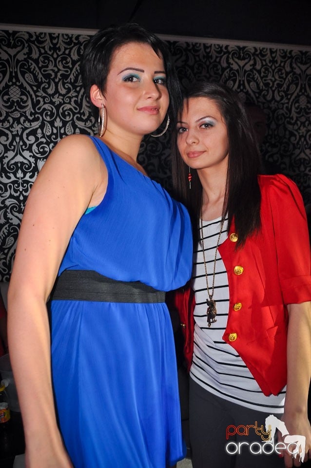 Vineri seara în Club Life,