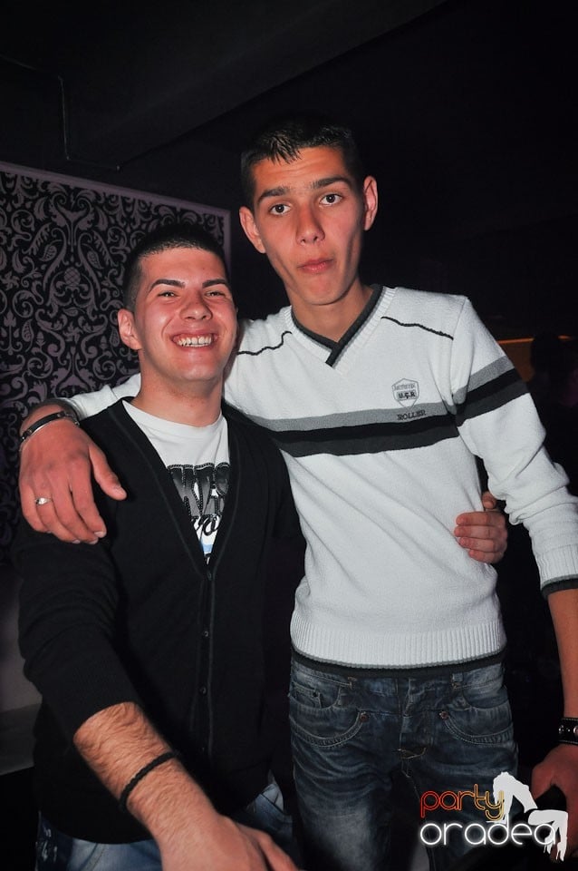 Vineri seara în Club Life,