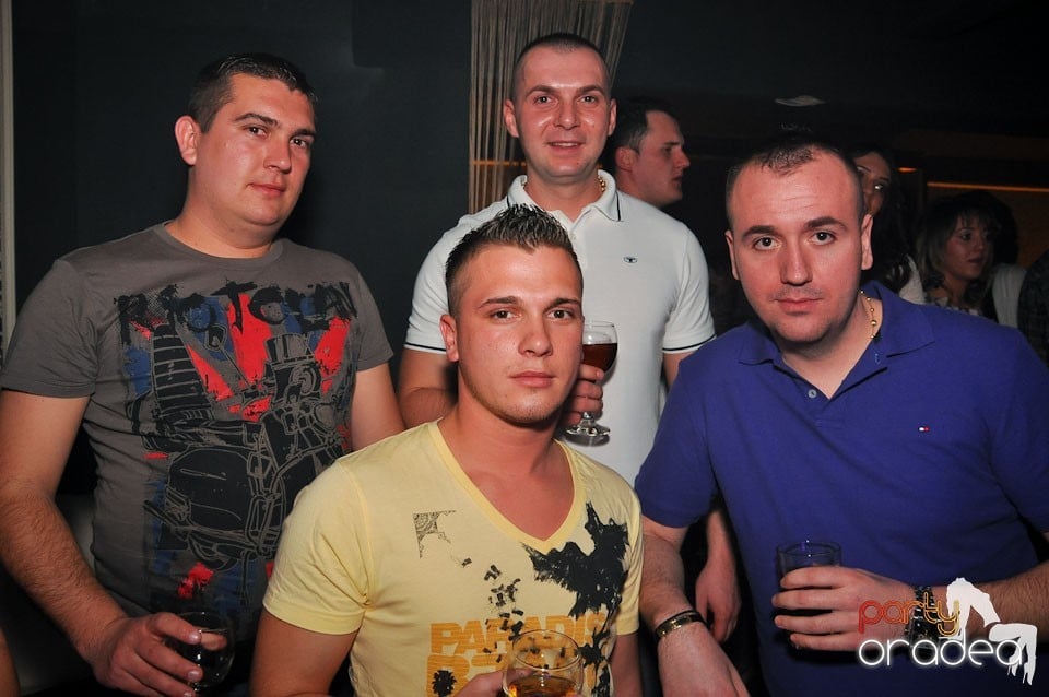 Vineri seara în Club Life,