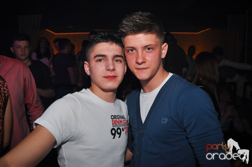 Vineri seara în Club Life,