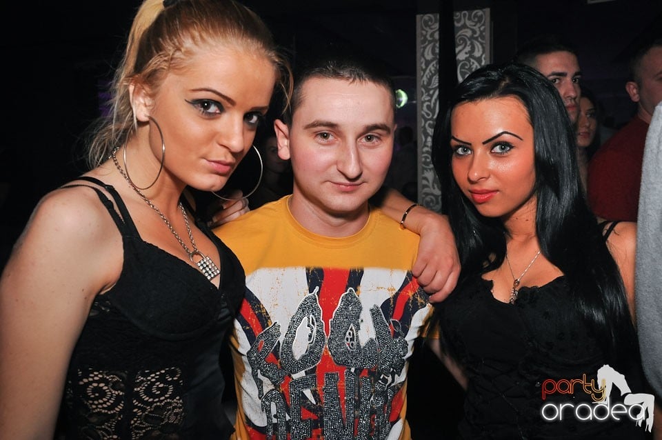Vineri seara în Club Life,