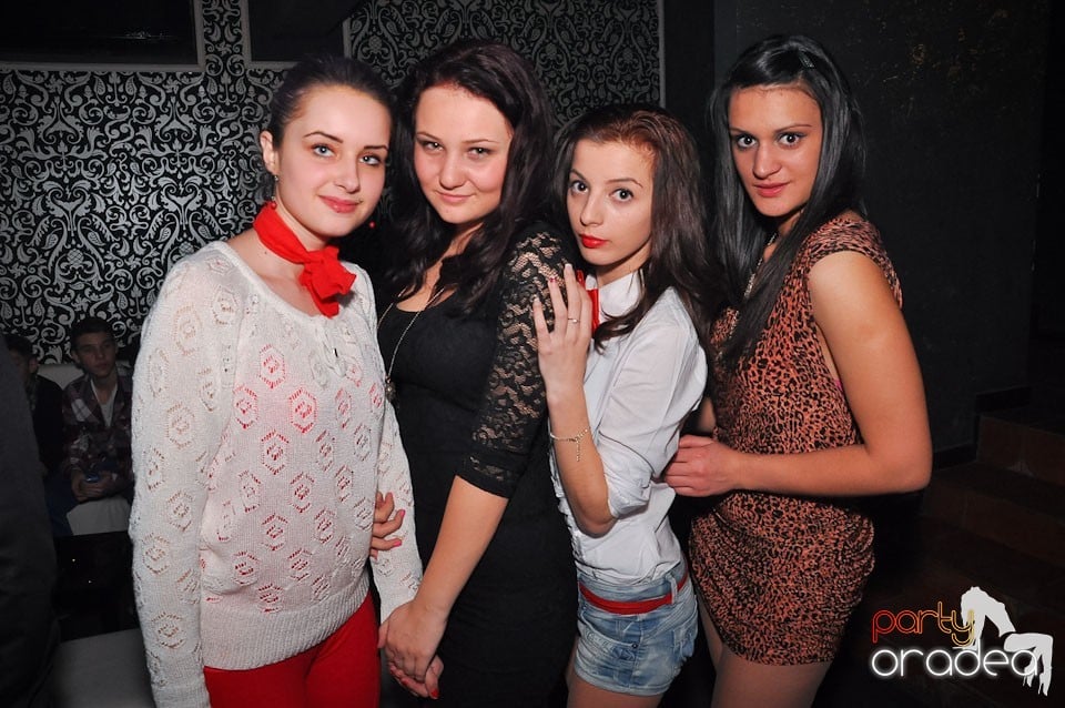 Vineri seara în Club Life,