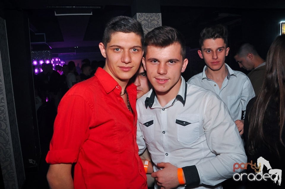 Vineri seara în Club Life,