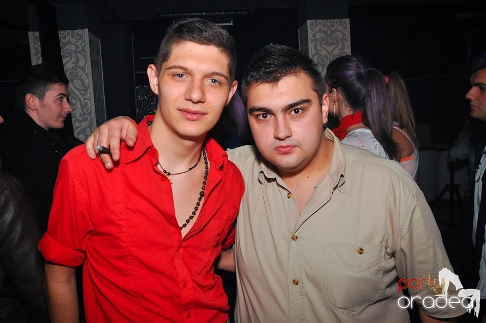 Vineri seara în Club Life,