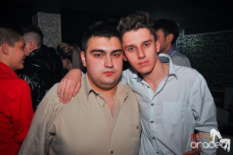 Vineri seara în Club Life,