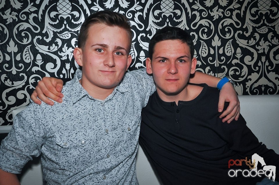 Vineri seara în Club Life,
