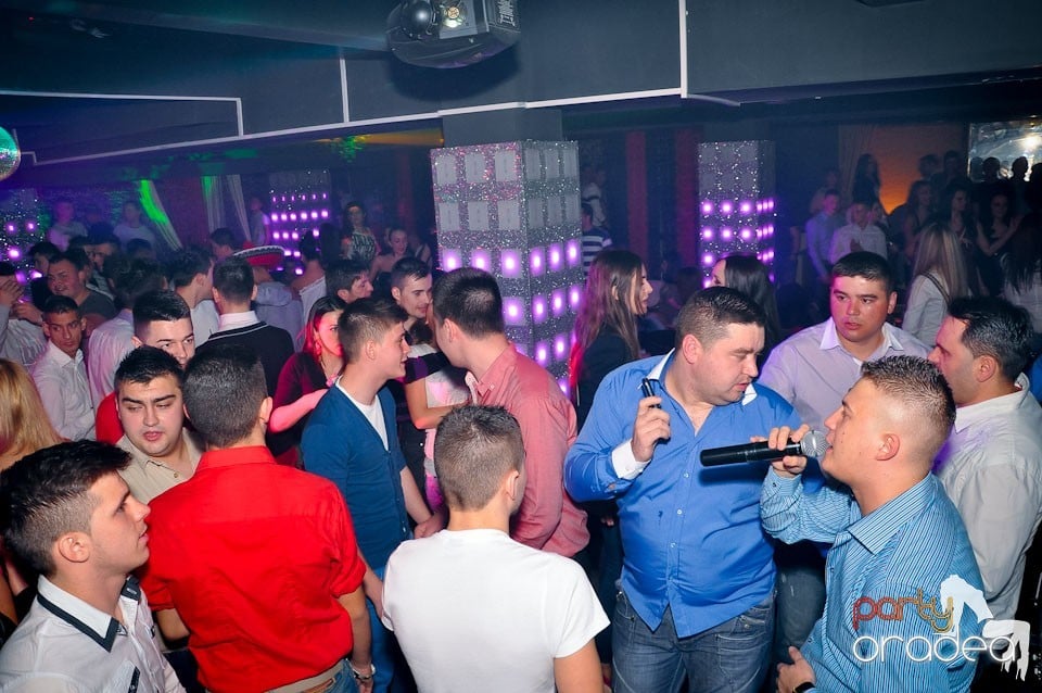 Vineri seara în Club Life,